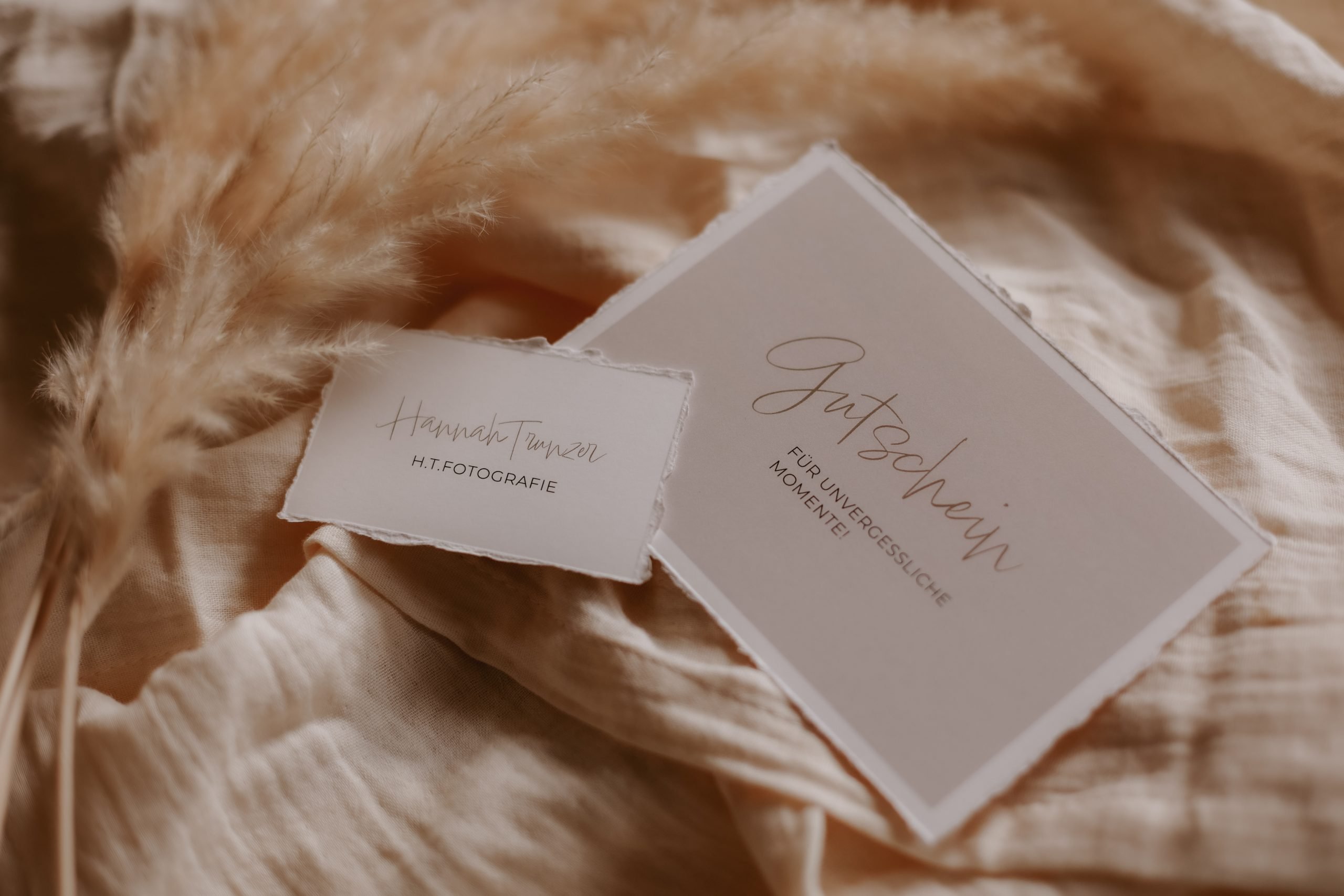 Das Foto zeigt Gutscheinkarten von einer Fotografin.