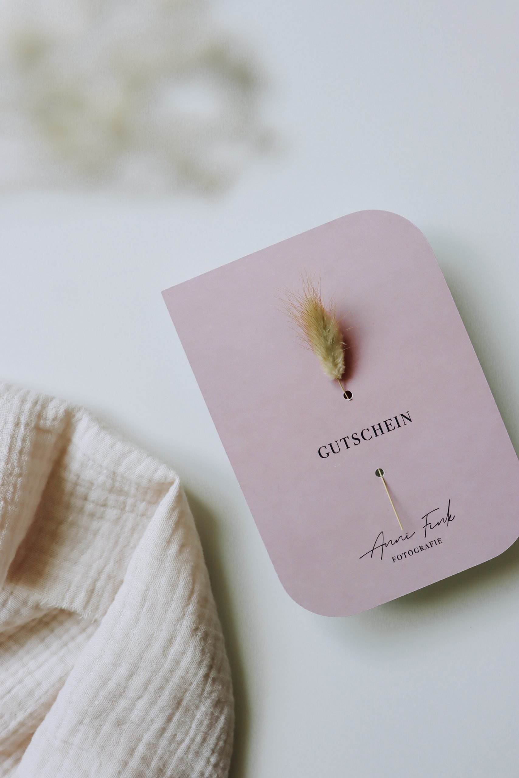 Das Foto zeigt Gutscheinkarten von einer Fotografin.
