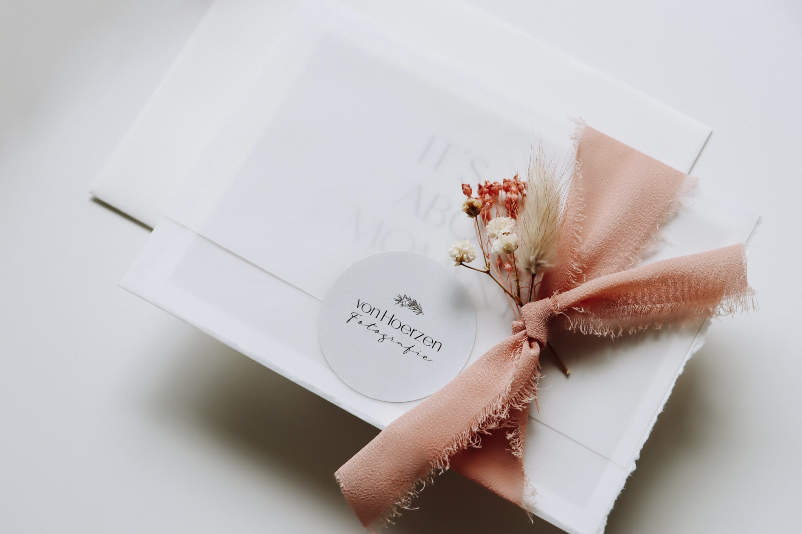 Das Foto zeigt eine Gutscheinkarte von einer Fotografin.